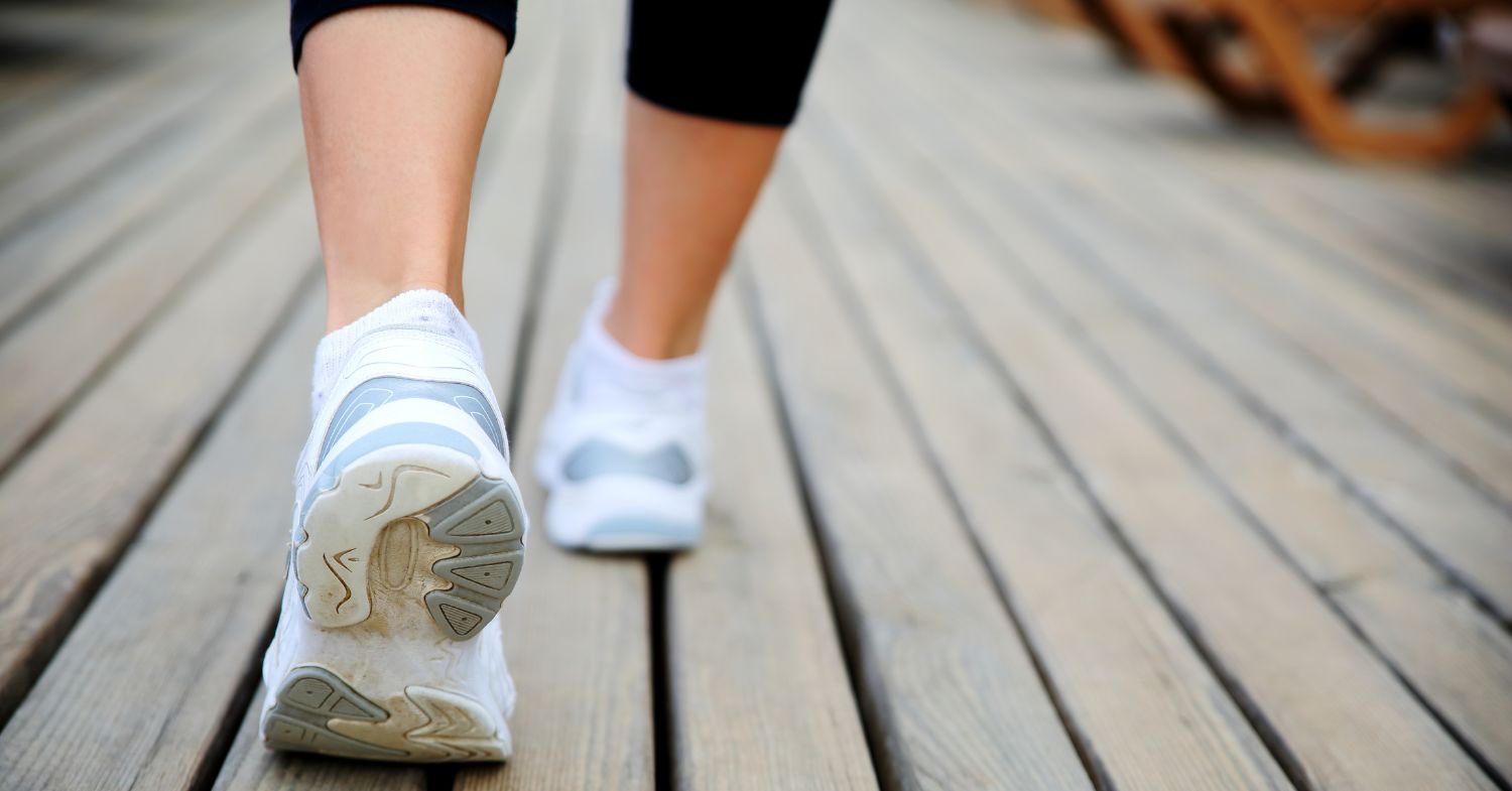 6 miles walking in minutes