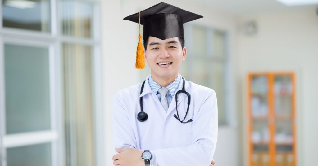 What Is a Good Gift for a Graduating Doctor