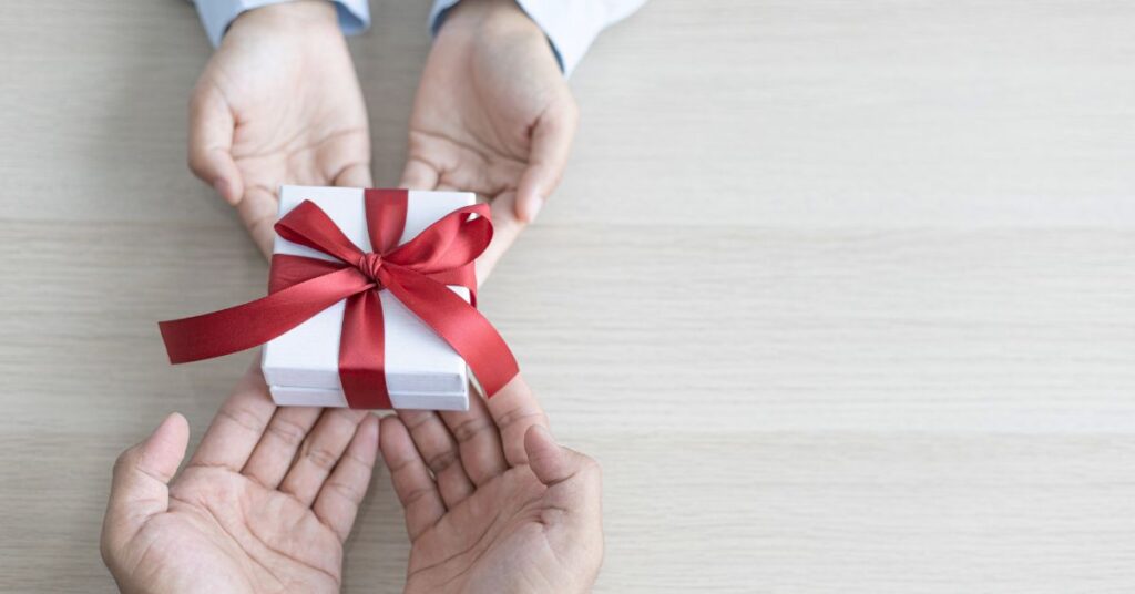 What To Gift Someone Who Is Moving