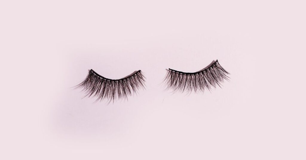 How Many Eyelashes Does The Average Person Have